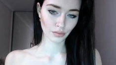 Brunette Solo Webcam Masturbation