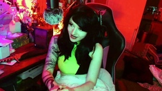 Hot Amateur Webcam Teen Masturbates For Their Fans