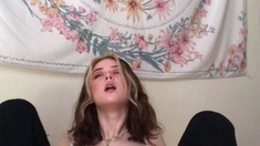 Blonde solo toying