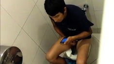 Str8 Spy Guy In Public Toilet